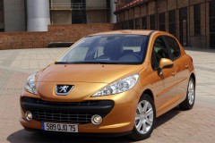 Yellow Peugeot 207 XS 1.6 HDi Editorial Image - Image of bright, 5door:  8107270