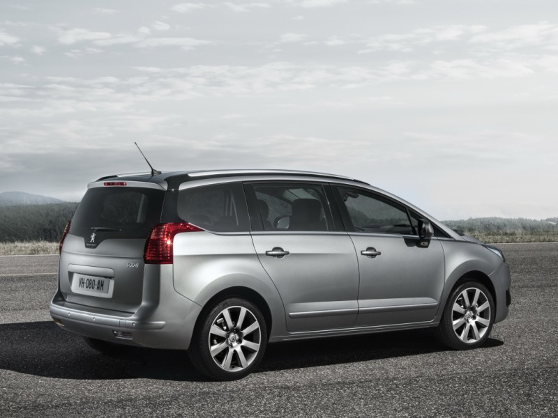 Peugeot 5008 2013 Minivan / MPV (2013 - 2017) reviews, technical data,  prices