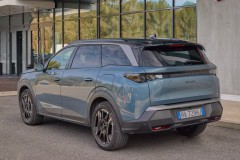 Peugeot 5008 2024 crossover foto 5