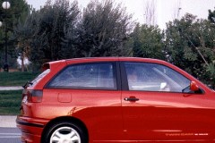 Seat Ibiza 1993 3 puerta hatchback foto 3