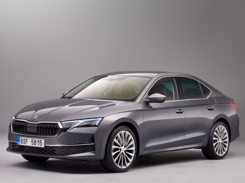 Skoda Octavia 2024 foto attēls