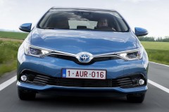 Toyota Auris 2015 hečbeka foto attēls 1