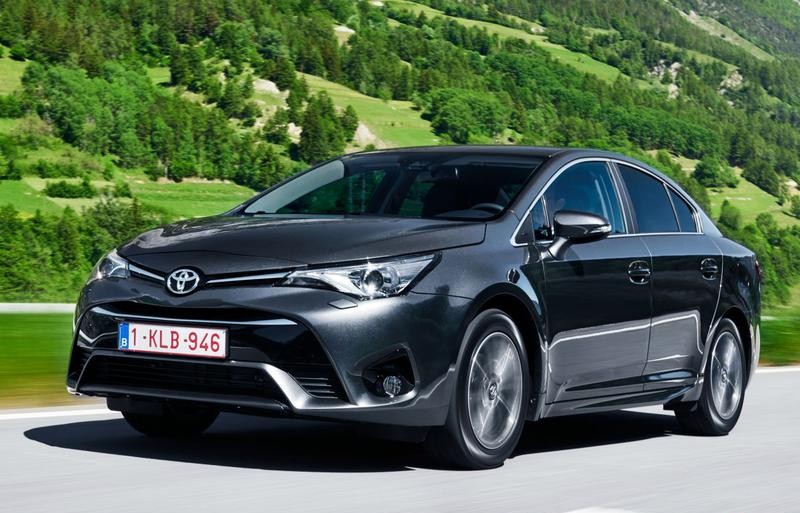 Toyota Avensis 2015 foto attēls