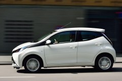 Toyota Aygo hečbeka foto attēls 4