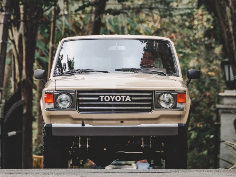 Toyota Land Cruiser 1985 foto attēls