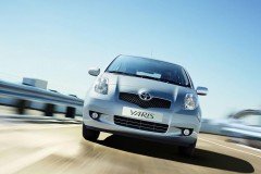 Toyota Yaris hatchback photo image 5