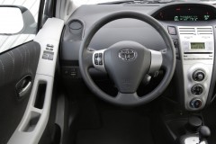 Toyota Yaris hatchback foto 2