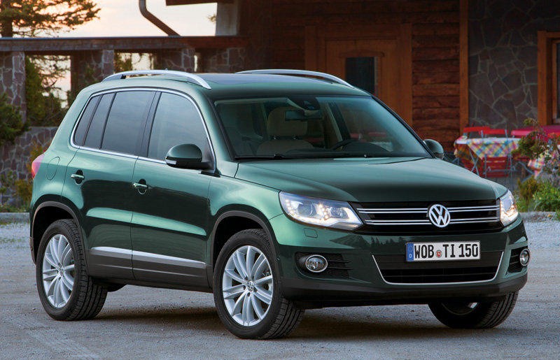 Datei:2011 Volkswagen Tiguan (5N MY12) 103TDI 4MOTION wagon (2015