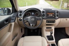 Volkswagen Tiguan 2011 foto attēls 16