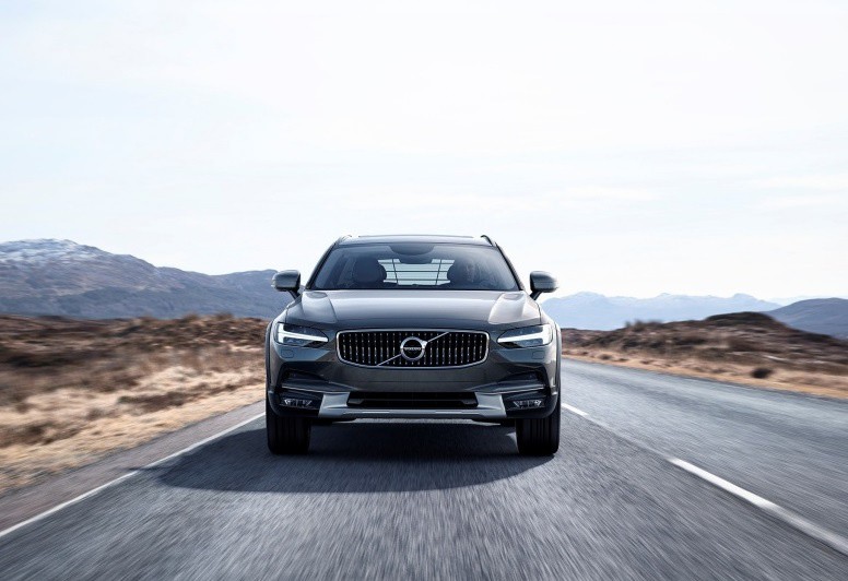 Volvo V90 Cross Country Specs, Prices and Photos