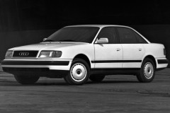 Audi 100 1990 sedana foto attēls 9