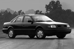 Audi 100 1990 sedana foto attēls 12