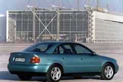 Audi A4 1999 sedana foto attēls 3
