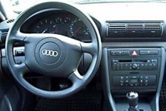 Audi A4 1999 sedana foto attēls 17