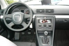 Audi A4 Avant estate car photo image 1