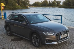 Audi A4 2019 Allroad universāla foto attēls 2