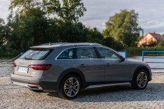 Audi A4 2019 Allroad universāla foto attēls 4