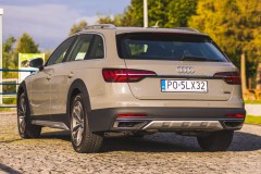 Audi A4 2019 Allroad universāla foto attēls 6