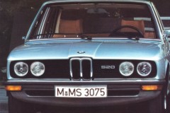 BMW 5 sērijas 1974 E12 sedana foto attēls 3