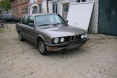 BMW 5 sērijas 1981 E28 sedana foto attēls 3