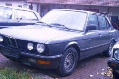 BMW 5 sērijas 1981 E28 sedana foto attēls 9