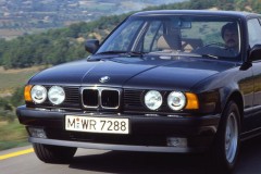 BMW 5 sērijas 1988 E34 sedana foto attēls 4