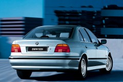 BMW 5 sērijas 1995 E39 sedana foto attēls 4