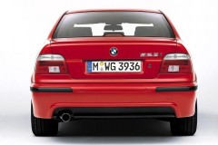 BMW 5 sērijas 2000 E39 sedana foto attēls 9