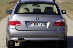 BMW 5 sērijas 2004 Touring E61 universāla foto attēls 2