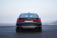BMW 5 sērijas 2016 G30 sedana foto attēls 5
