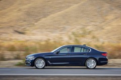 BMW 5 sērijas 2016 G30 sedana foto attēls 7