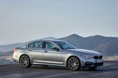 BMW 5 sērijas 2016 G30 sedana foto attēls 8