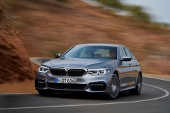 BMW 5 sērijas 2016 G30 sedana foto attēls 9