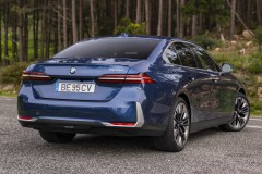 BMW 5 series 2023 G60 sedan photo image 4