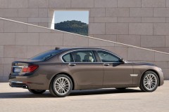 BMW 7 sērijas 2012 F01/02 foto attēls 8