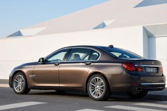 BMW 7 sērijas 2012 F01/02 foto attēls 5