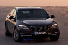 BMW 7 sērijas 2012 F01/02 foto attēls 2