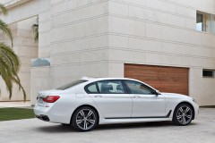 BMW 7 sērijas 2015 G11/G12 foto attēls 12