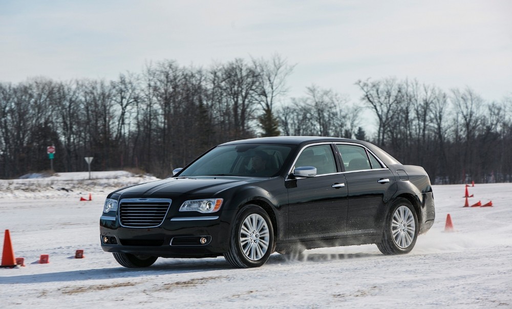 Chrysler 300C 2011 foto attēls