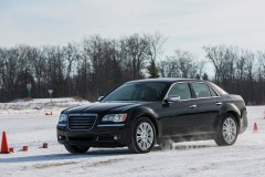 Chrysler 300C 2011 sedana foto attēls 3