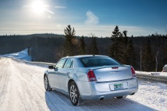 Chrysler 300C 2011 sedana foto attēls 15