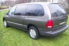 Chrysler Grand Voyager minivan foto 1