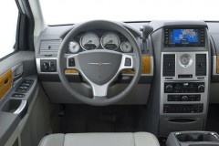 Chrysler Grand Voyager minivan foto 3
