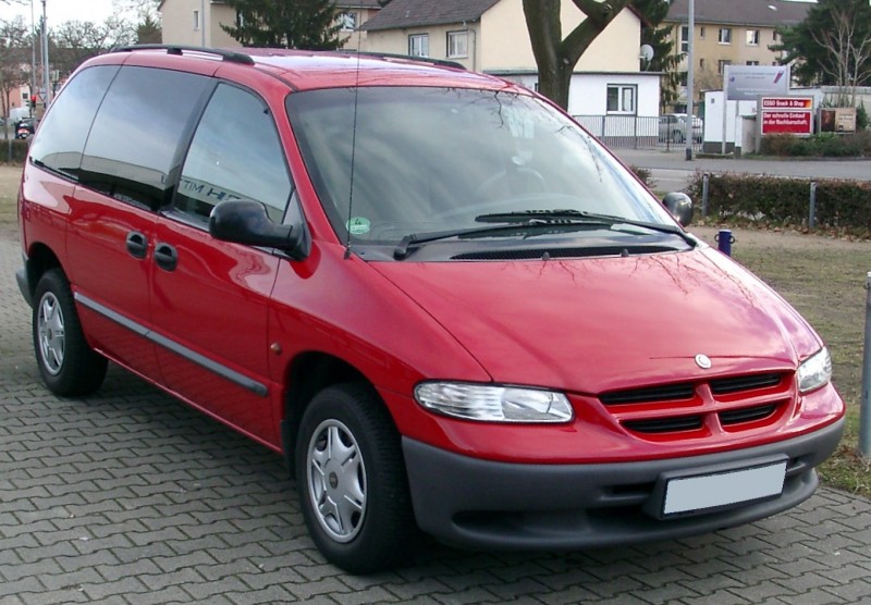 Chrysler Voyager Minivan / MPV 1996 - 2001 reviews, technical data, prices