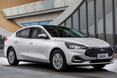 Ford Focus 2018 sedana foto attēls 2