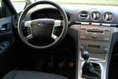 Ford Galaxy minivan foto 11