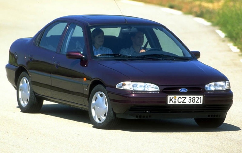  Ford Mondeo Sedán (