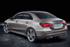 Mercedes A clase 2018 V177 sedan foto 3