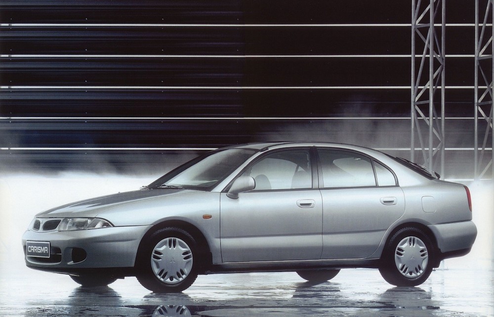 Mitsubishi Carisma 2001 foto attēls