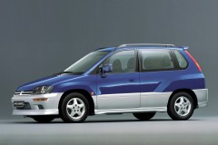 Mitsubishi Space Runner 1999